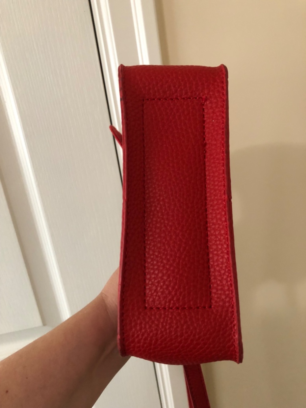 Red crossbody bag 5 x 7 inch faux leather - Picture 7 of 11